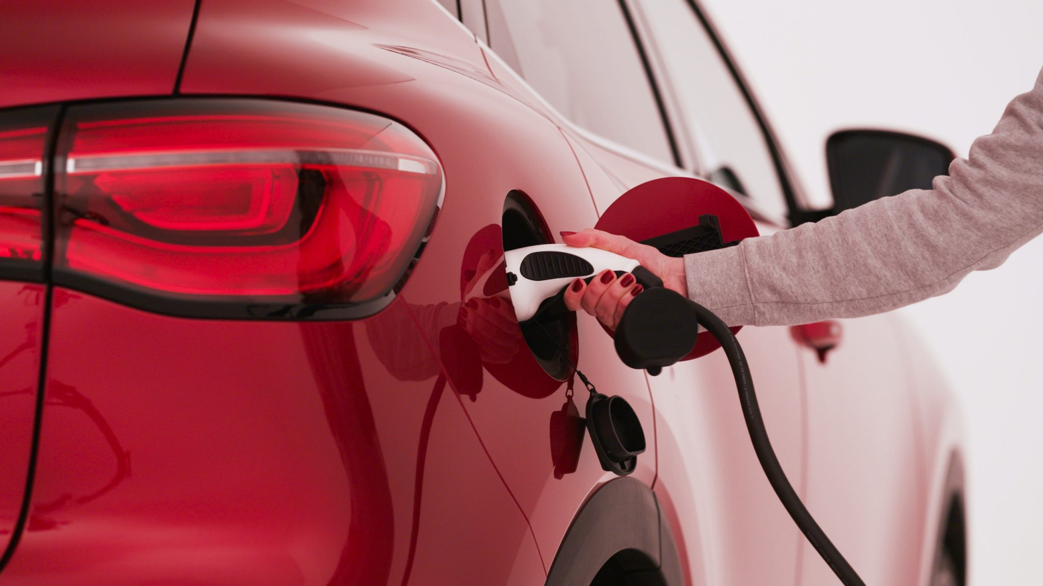 10 reasons to choose an electric car over a fuel car