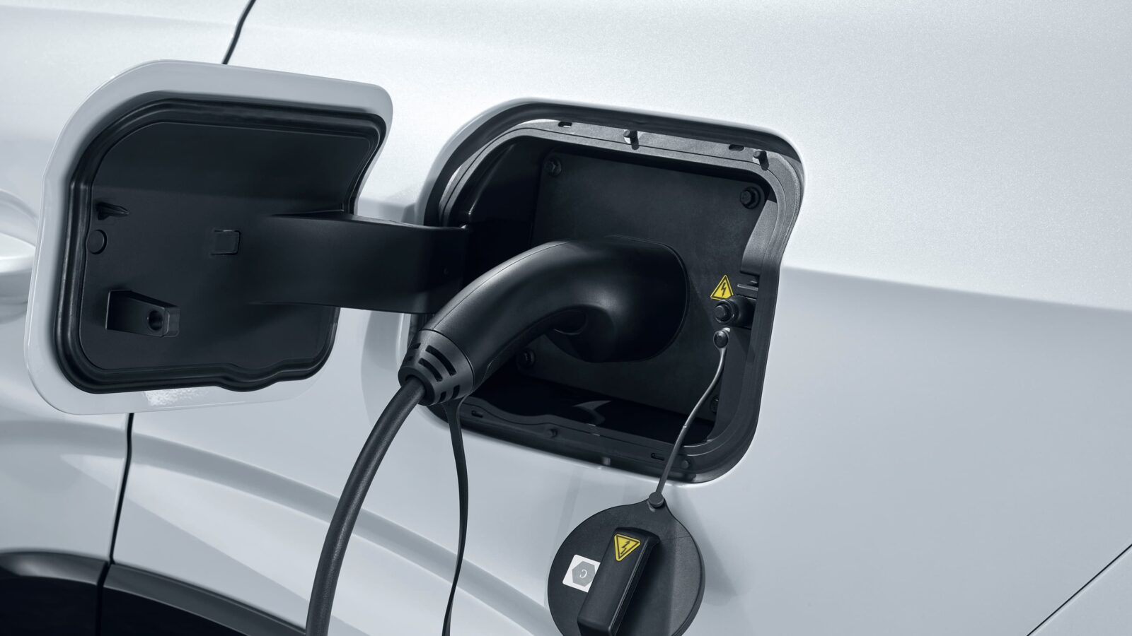 PHEV: 100 km EV doseg