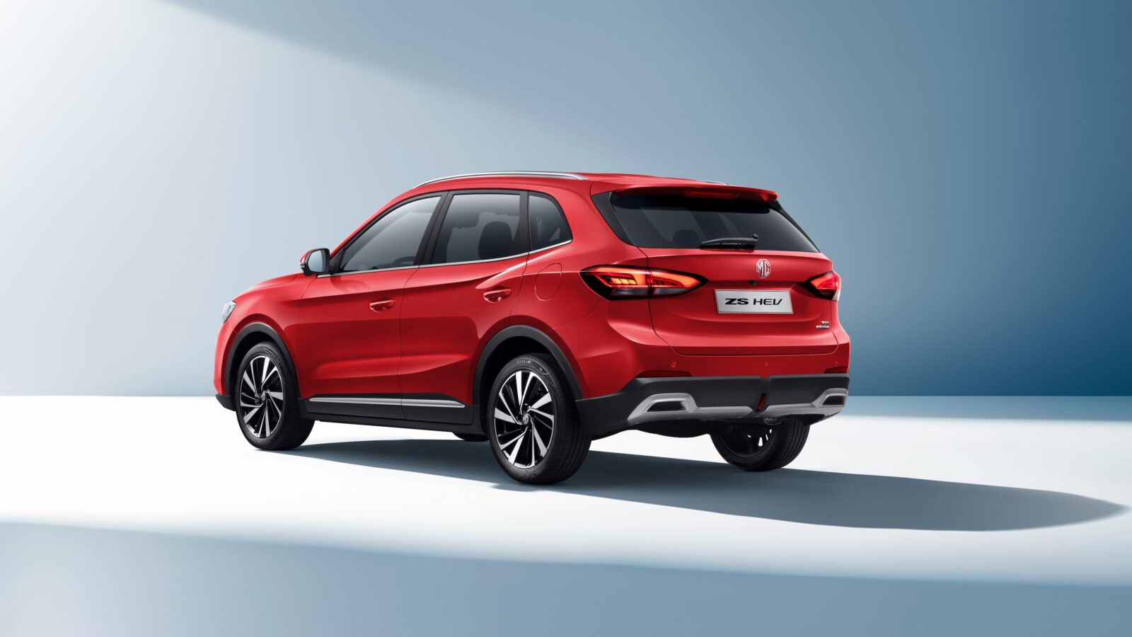 MG ZS 45° zadaj